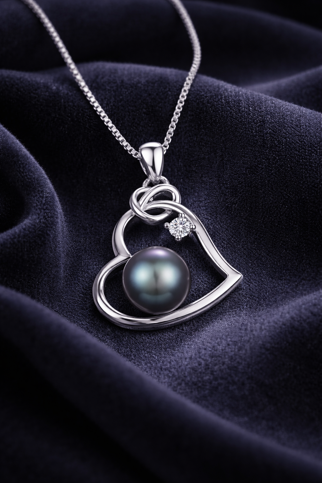 Noir Pearl Heart Necklace