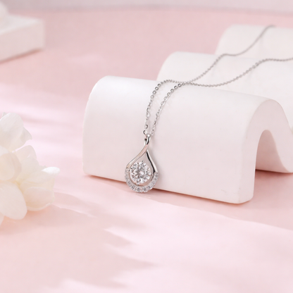 Lumière Twist Moissanite Necklace